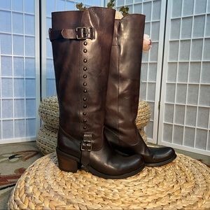 Vera Gomma Charles David Leather Boots with Studded Accents 36